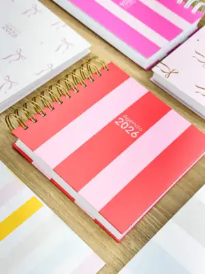 Libretas encuadernadas con espiral dorado