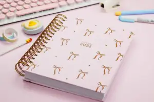 Cuaderno con portada arquitectónica